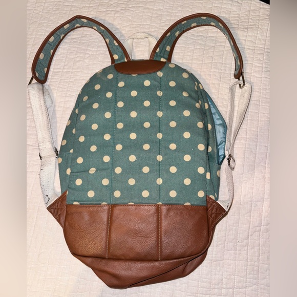 Backpack - Picture 2 of 3